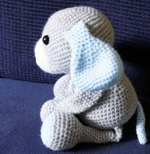 Häkelanleitung für den klugen Hund Charly