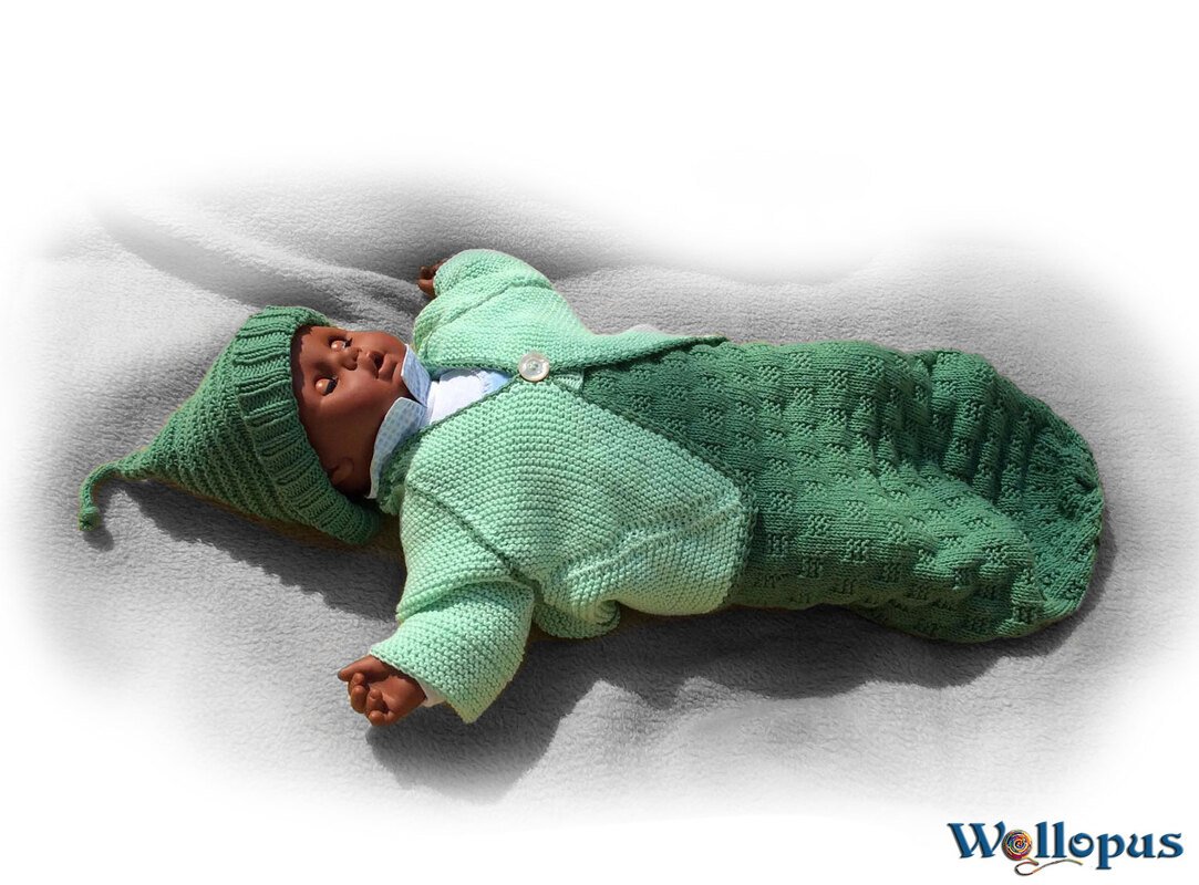 Baby Set: bestehend aus Babypuck, Mütze und Jäckchen