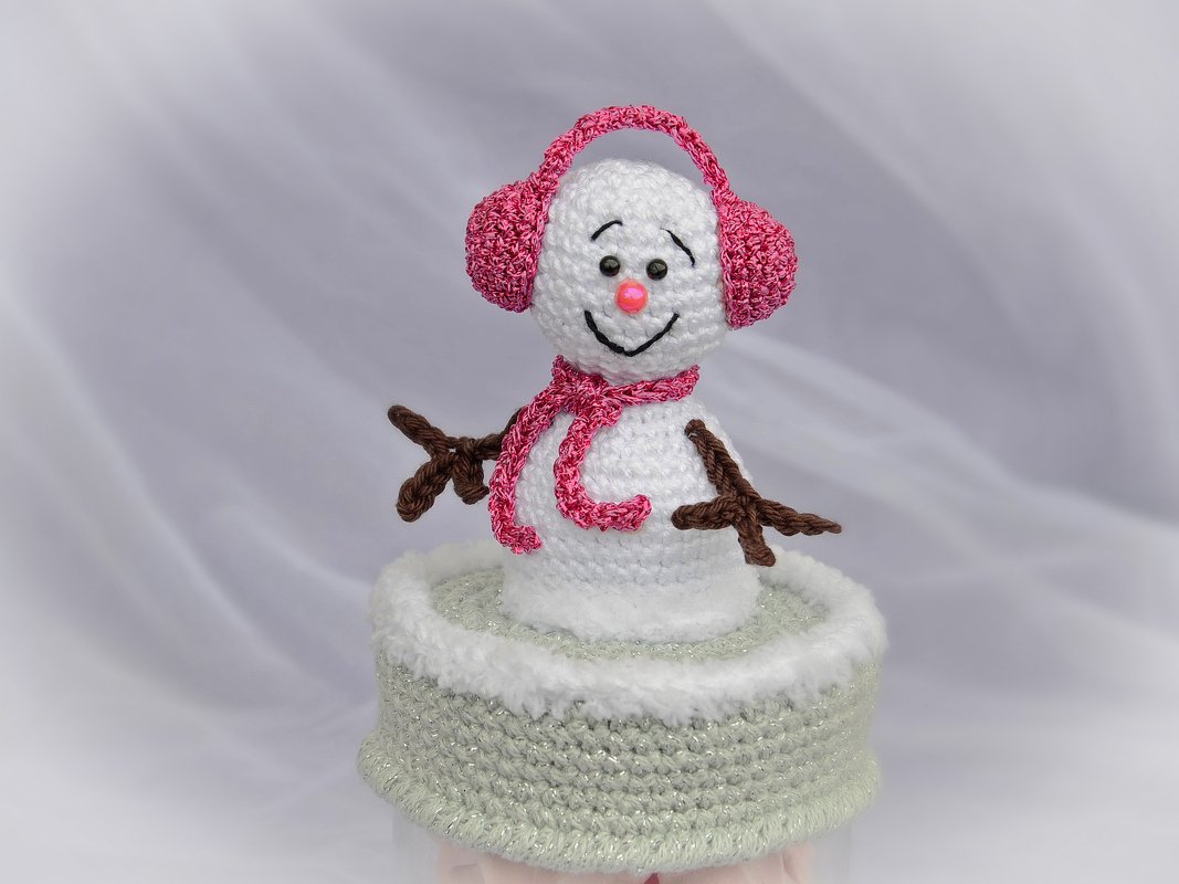 Schneemann mit Ohrenschützern Deckelbezug oder Dekofigur Weihnachten - Bild 3