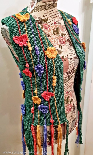 Strickanleitung für ärmellose Weste mit Häkelelementen | WOODSTOCK #1