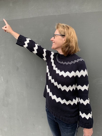 Strickanleitung, Pullover mit Rundpasse und Zackenmuster