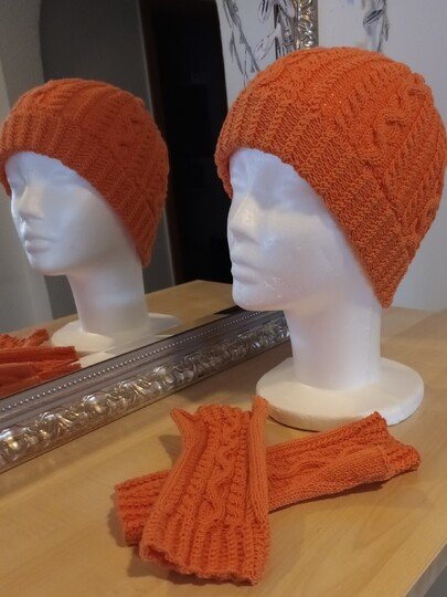 Strickanleitung für das Set aus Mütze und Armstulpen "Rosalie"