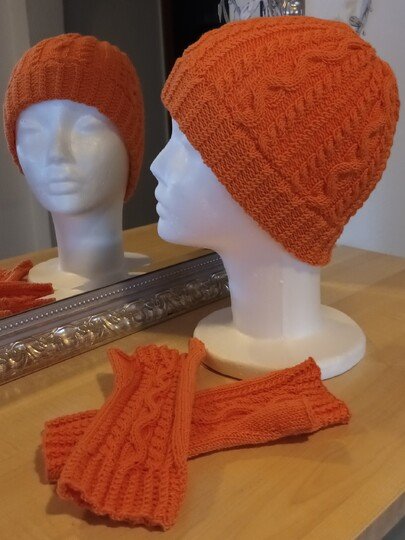 Strickanleitung für das Set aus Mütze und Armstulpen "Rosalie"