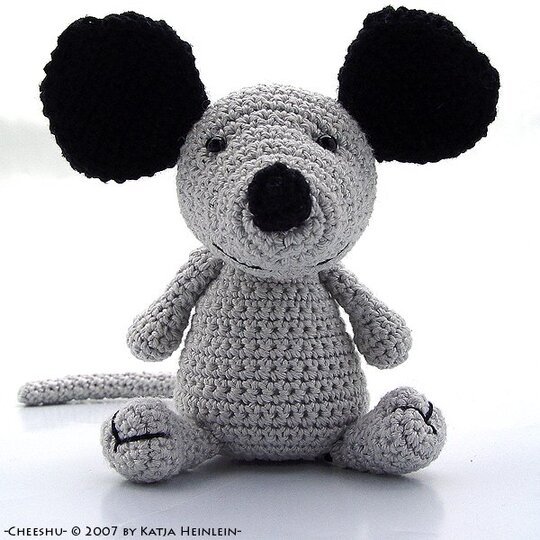 mouse cheeshu, crochet amigurumi, PDF Pattern by Katja Heinlein animal figure tutorial