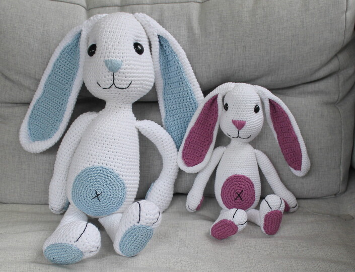 Crochet Bunnies – two floppy-ear cuddly bunnies, 25 and 45 cm (EN & DE)