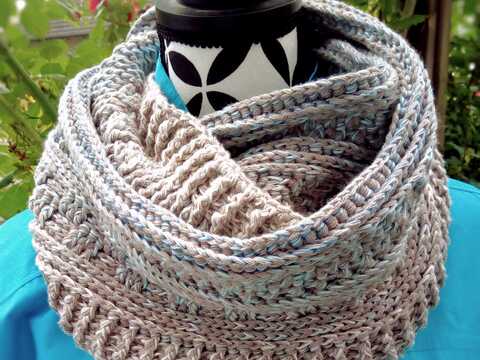 Häkelanleitung für den Loop "Frosty"