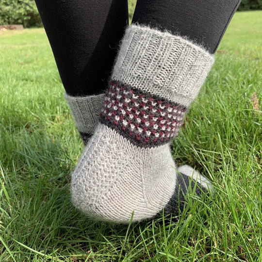 Socken mit Hebemaschen, Strickanleitung