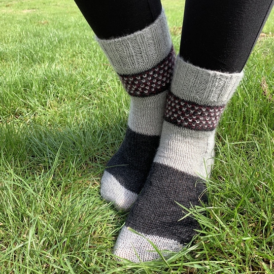 Socken mit Hebemaschen, Strickanleitung