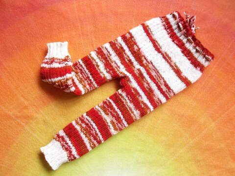 Baby-Leggings aus Sockenwolle, wächst mit - Strickanleitung