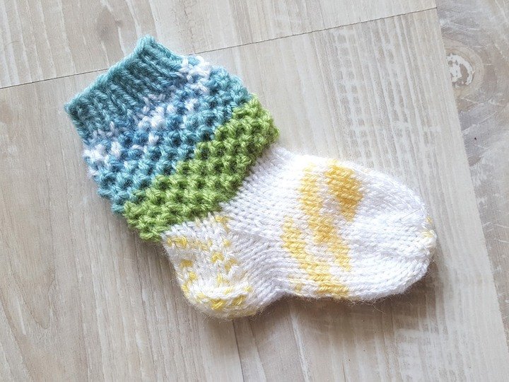 Strickanleitung Babysöckchen, Babysocken, Sohlenlänge ca. 9 cm   #265