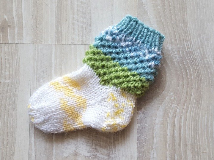 Strickanleitung Babysöckchen, Babysocken, Sohlenlänge ca. 9 cm   #265