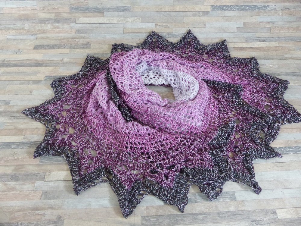 El Casur Häkelanleitung für ein Dreieckstuch mit Zackenabschluss