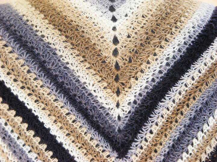 Häkelanleitung "Espina - Dreieckstuch mit Sternchenmuster im Baukastenverfahren"