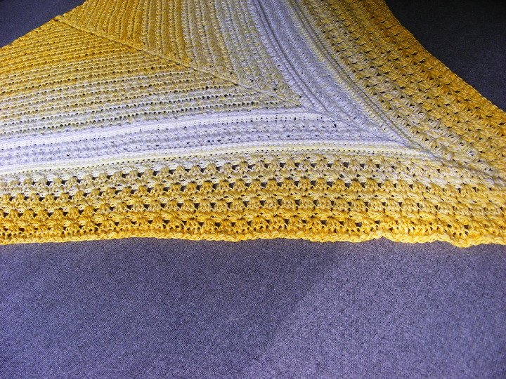 Häkelanleitung "Espina - Dreieckstuch mit Sternchenmuster im Baukastenverfahren"