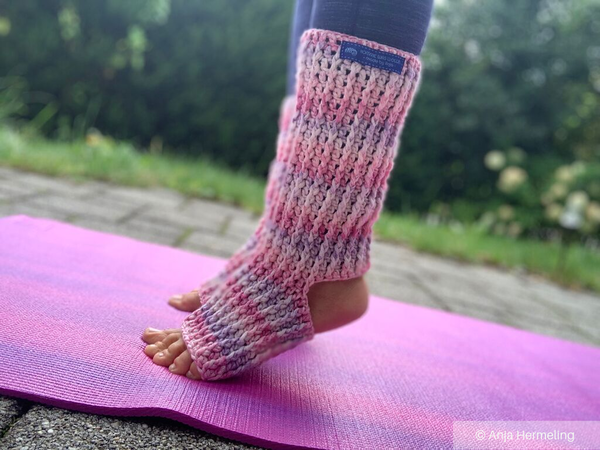 Häkelanleitung - Yoga-Pilates-Socken "OM" (alle Größen)