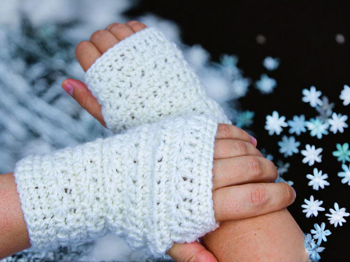 Star Gloves - Crochet Pattern