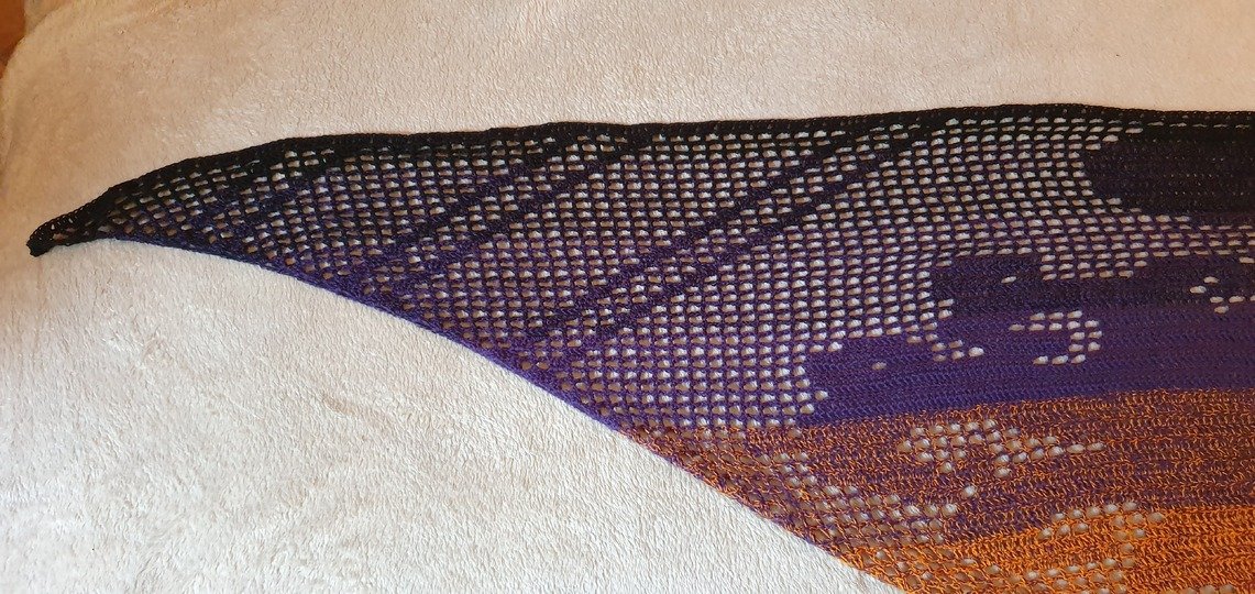 Spukhaus, Motivtuch, Häkeltuch, Dreieckstuch