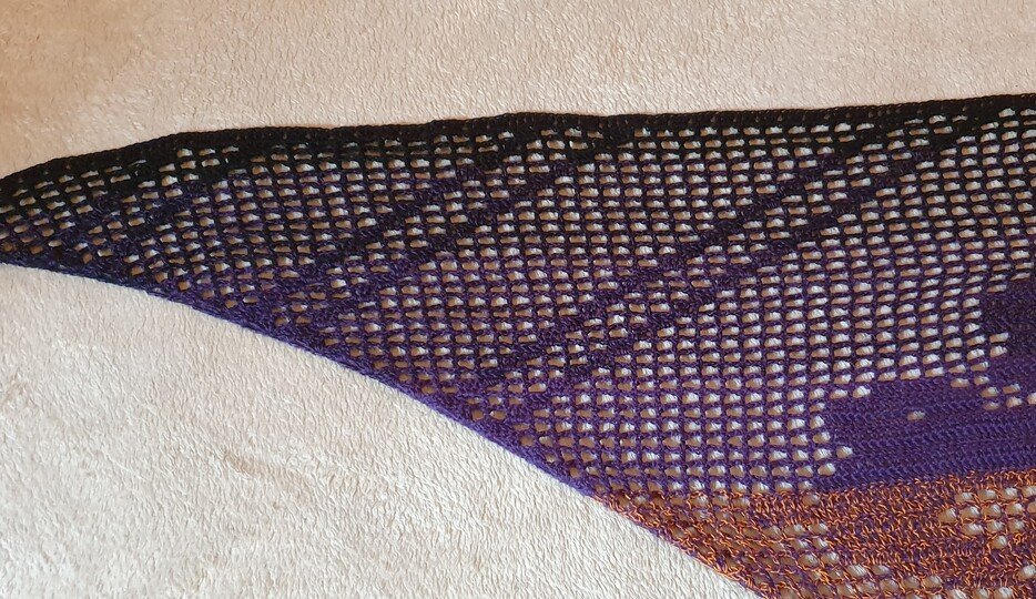 Spukhaus, Motivtuch, Häkeltuch, Dreieckstuch