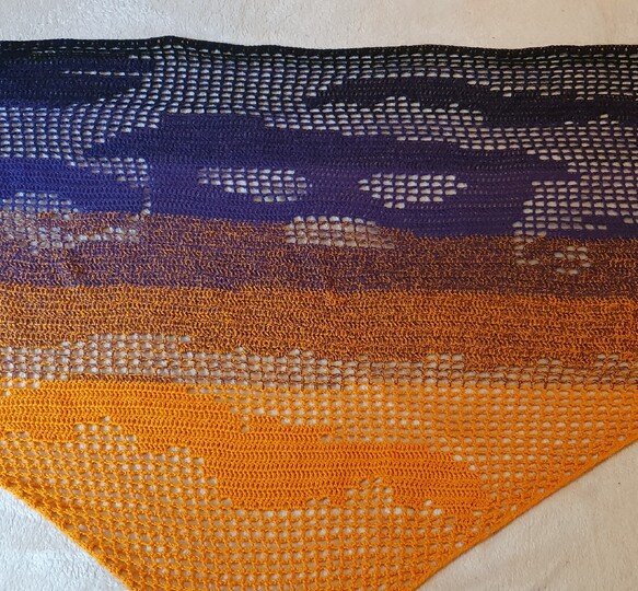 Spukhaus, Motivtuch, Häkeltuch, Dreieckstuch