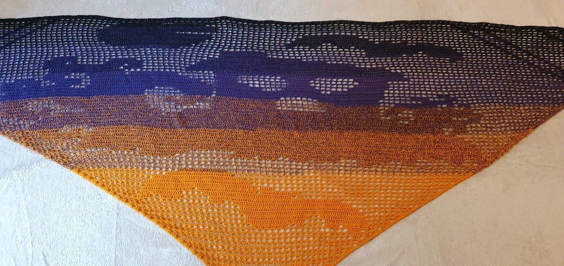 Spukhaus, Motivtuch, Häkeltuch, Dreieckstuch