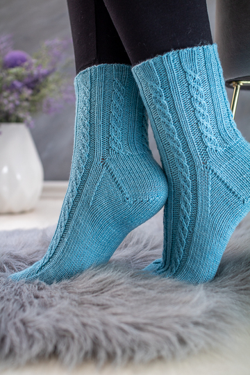 Twisted Left Socks - Strickanleitung für Socken mit Herzchenferse