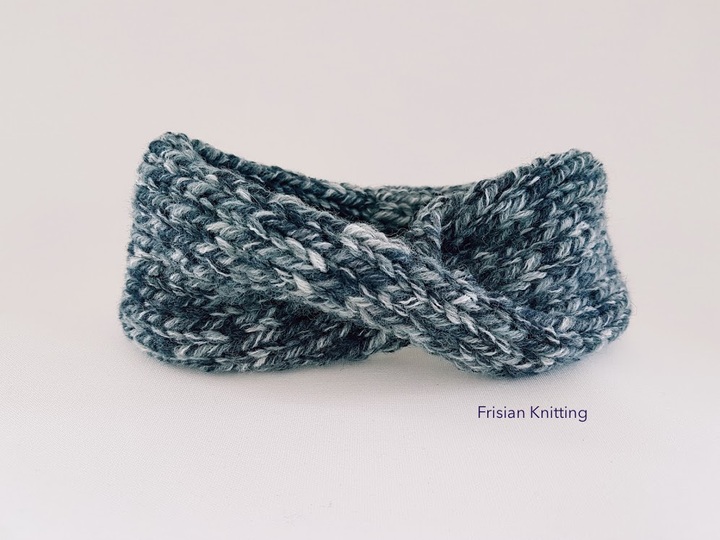 Knitting pattern headband