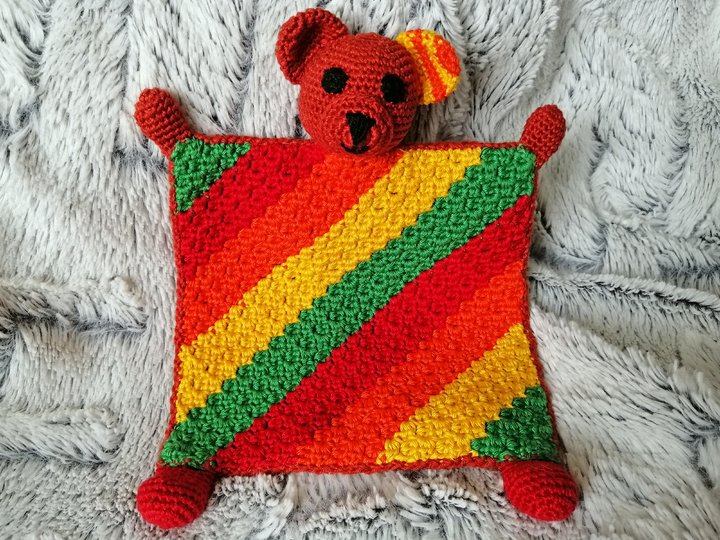 Häkelanleitung - Schnuffeltuch "Regenbogen Teddy"