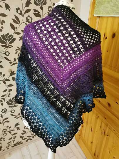 Häkelanleitung Tuch Mona ein außergewöhnliches Dreiecktuch