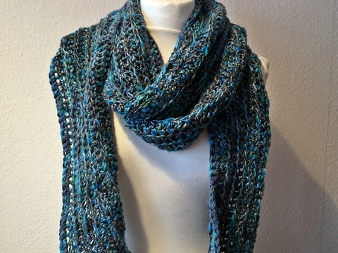 Schal quer gehäkelt