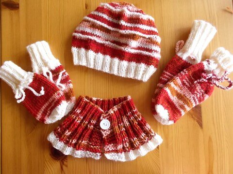 Baby-Winterset - Söckchen mit der einfachen mowi-Ferse, Mütze, Handschuhe und Kragenschal - Strickanleitung