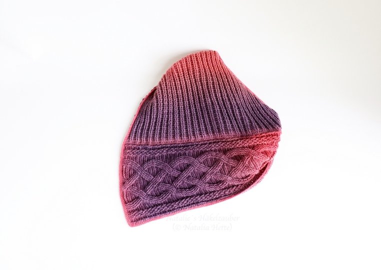 Schulter- & Halstuch "Premiere" (Zopfmuster, gehäkelt)