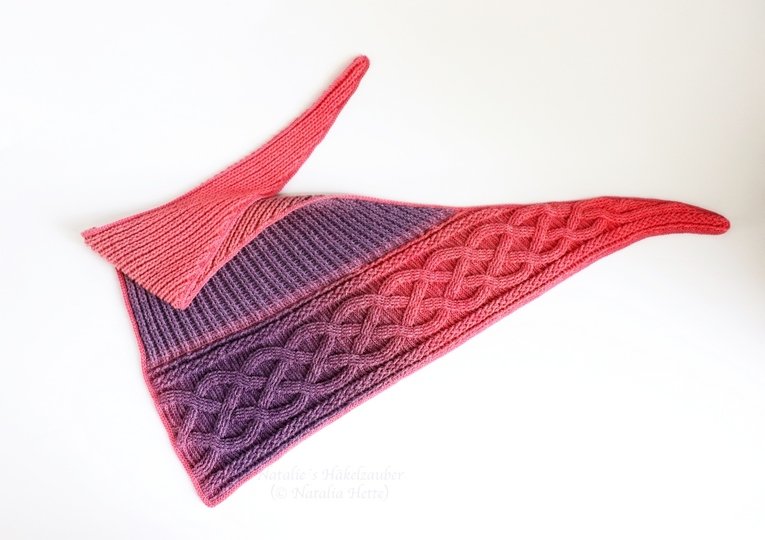Schulter- & Halstuch "Premiere" (Zopfmuster, gehäkelt)