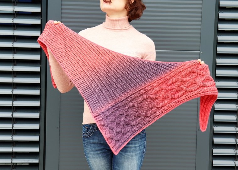 Schulter- & Halstuch "Premiere" (Zopfmuster, gehäkelt)