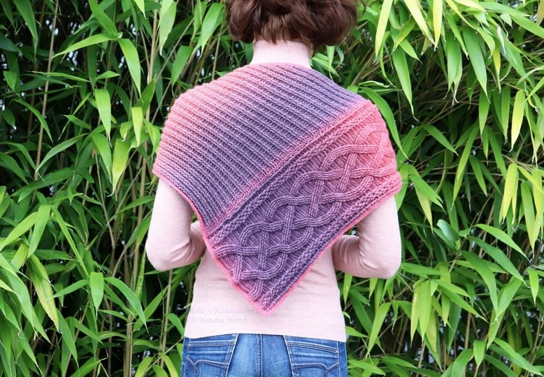 Schulter- & Halstuch "Premiere" (Zopfmuster, gehäkelt)