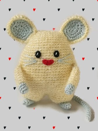 PDF Pattern Milky Mouse with Heart Ornament