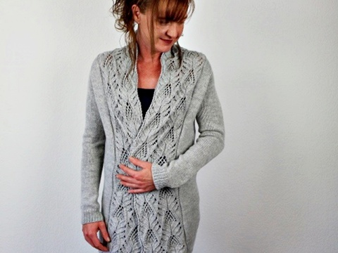 Strickanleitung Raglanjacke – eleganter Lace Cardigan mit Schalkragen