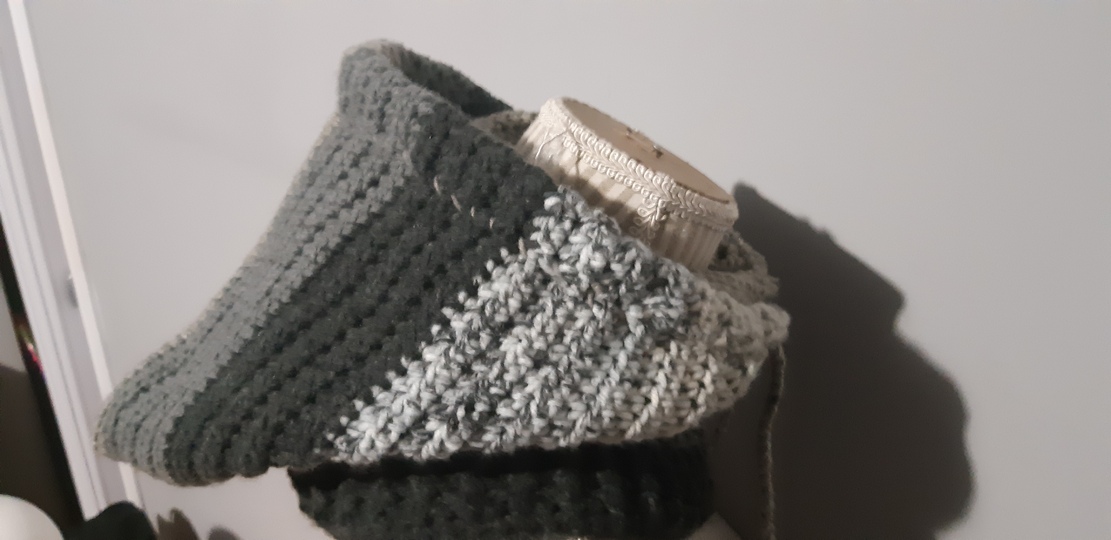 Shoulder neck Hooded