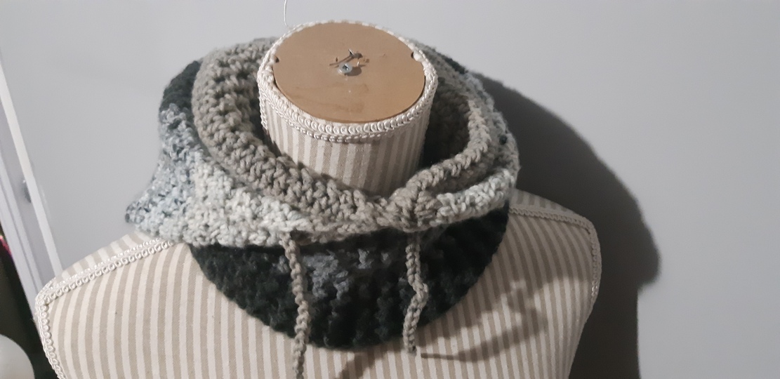 Shoulder neck Hooded