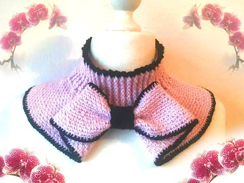 Süßer Kragen mit großer Schleife