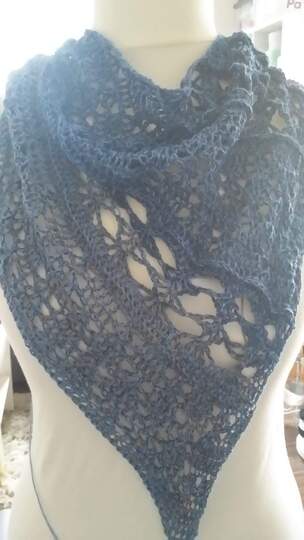 Tuch Mala häkeln asymmetrisches Tuch Dreieckstuch Schultertuch Häkeltuch