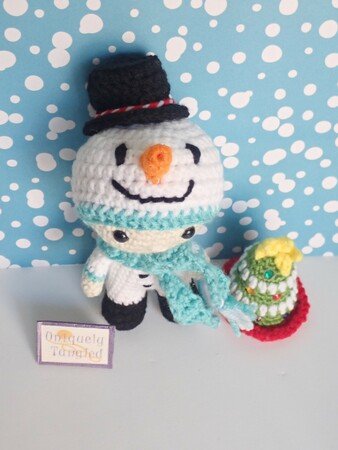 Felton in Snowman Costume- Crochet Amigurumi Pattern- English