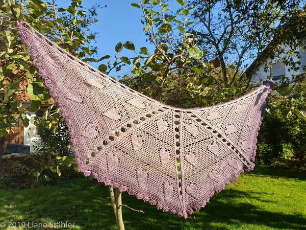 Häkeltuch "Von Herzen" von Liane-Stähler-Designs