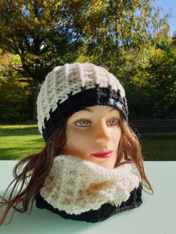 Set Mütze und Loop (5j.-XS und S-L)  im Waffelmuster mit Pompon/Bommel - Crochet