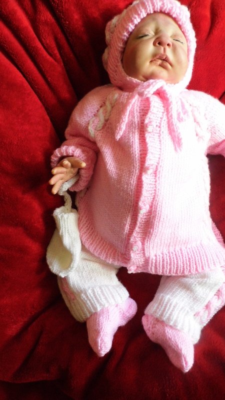 Strickanleitung Babyset bunte Zöpfe Gr. 56/62