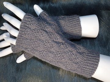 Handstulpen/Pulswärmer "Timantti" mit Rautenmuster