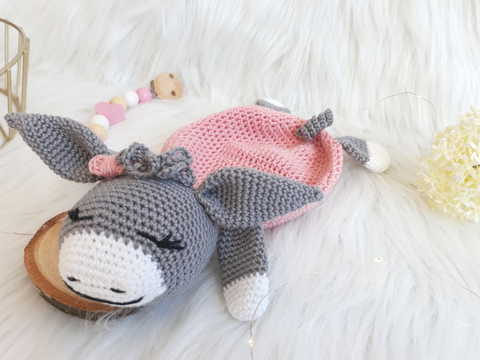 Schmuseesel Bella- Häkelanleitung Schmusetuch von Wolldiamant