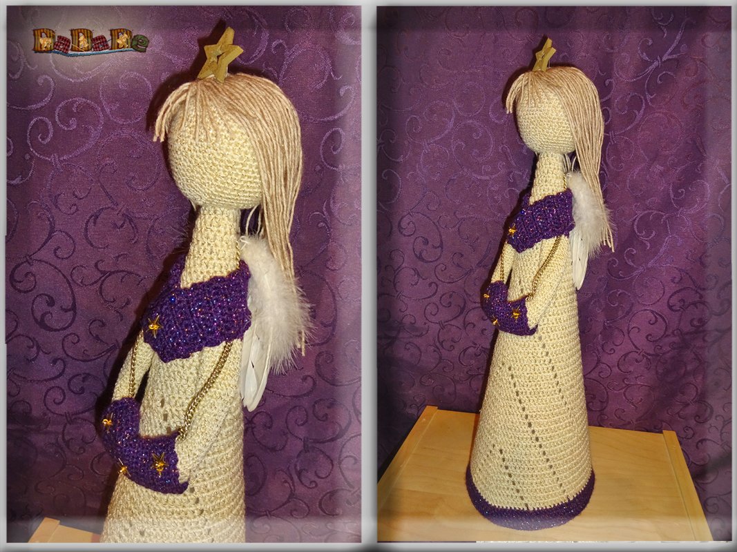 Gehäkelter Engel in Beige und Lila mit Federflügeln und Holzstern