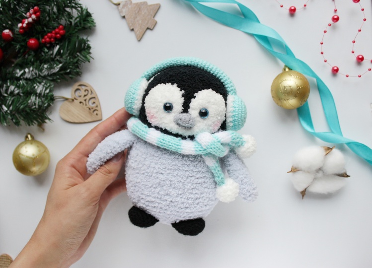 Amigurumi crochet pattern Winter penguin
