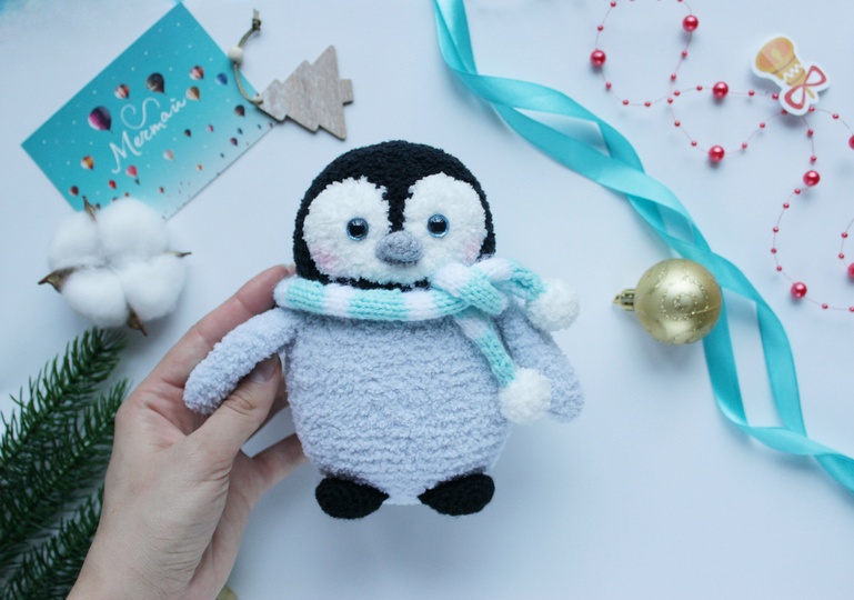 Amigurumi crochet pattern Winter penguin