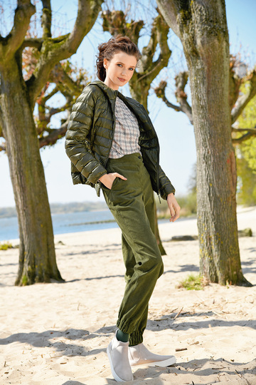 Olivefarbene Kord-Hose (Nähanleitung)